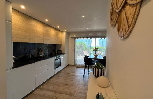 Villeneuve Loubet - Proximité Marina Baie des Anges - Front de Mer - Parking privé - Foto 13