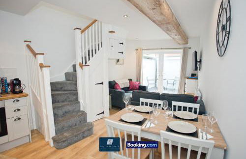 2 Bed House By Southern Stays Short Lets & Serviced Accommodation Bournemouth With Parking - Relocation & Family, 1km From The Beach - Photo 45