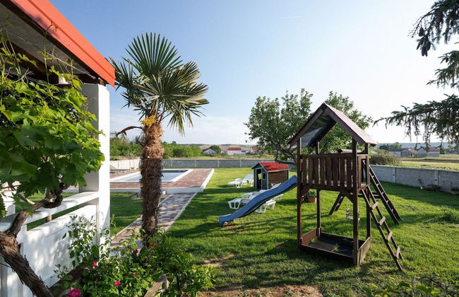 House Rose With Garden and Pool - Foto 31