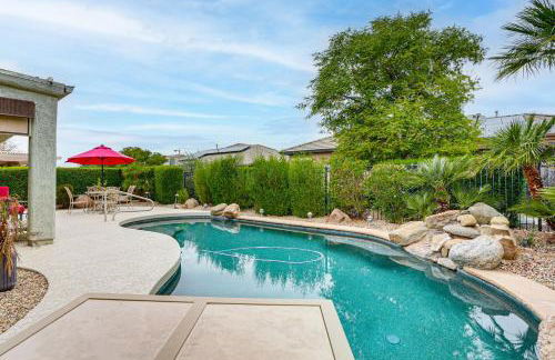 Backyard Paradise and Community Perks Buckeye Oasis - Foto 26