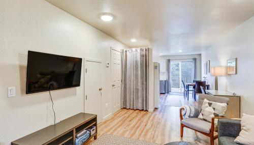 Airy Fortuna Apartment with Deck! - Foto 4