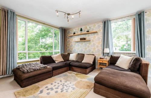 City Convenience The Complete Package Teddington - Pass the Keys - Foto 1