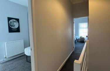 4BR Modern & Stylish, Contractors, Parking - Foto 2