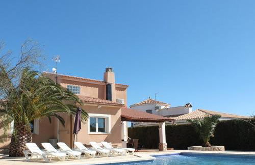 Villa Nerea with air conditioning & private swimming pool only 400m to the beach ideal for families - Foto 1