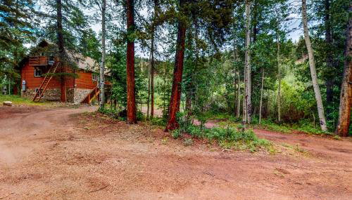 Deck and Mtn Views! Family A-Frame Cabin in Bailey - Foto 4