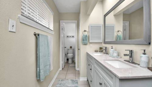 Coastal Comfort Moments from the Boardwalk with Gated Boat Parking - Foto 5