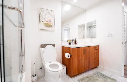 Heart of North Hollywood 2 bed Apt FREE parking, hot tub, pool, gym - Foto 17