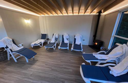 Richmond Hill Cottages, Exclusive 6 bedroom Farm House, Markington with heated pool - Photo 31