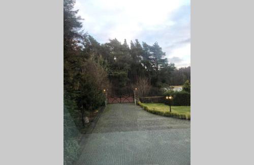 Struan Coach house in gated residence - Photo 20