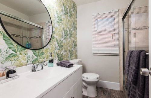 The Pink Cactus - Desert Retreat - Luxe Pool, Golf & Game Room - Foto 9