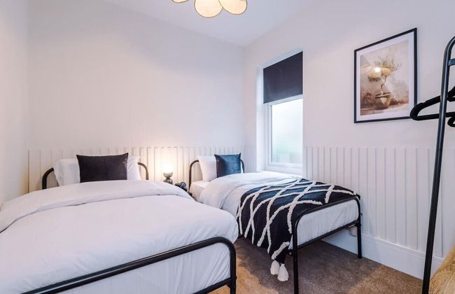 Modern & Chic Four Bedroom Home - Foto 5