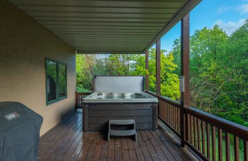 Fireside Retreat Hot Tub, Game Area, Fire Pit & Mountaintop Views! - Foto 33