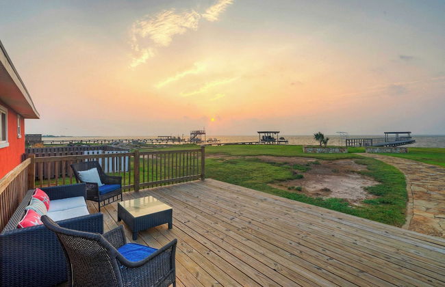 Waterfront Retreat w/ Private Boat Dock, Patio, Views Shore Thing by Avantstay - Photo 36