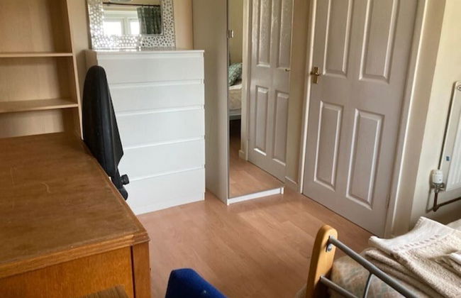 5-bed Town House in Newport - Photo 3