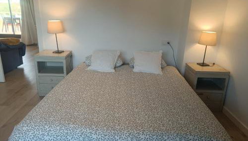 Sunny Relaxing Penthouse Costa Brava, Sea & Mountain Views, Huge Terrace, Fiber 1GB - Foto 4