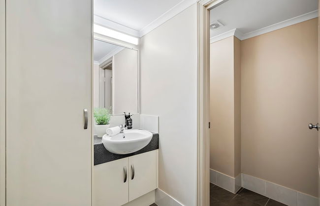 Cityville Apartments & Motel - Photo 64