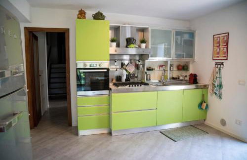 N228 - Numana, quadrilocale ristrutturato con giardino - Foto 4