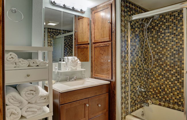 Serene Creek Side Cottage Retreat - Foto 11