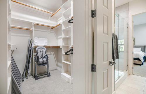 Uptown Modern with Private Patio & 1Gbps Wi-Fi - Foto 11