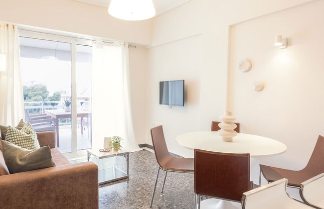 Beachfront 2-bedroom Stay in Voula - Photo 14