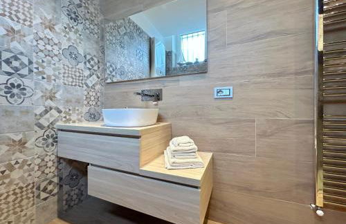 R39 Elegant Apartment with Private Parking - Foto 9