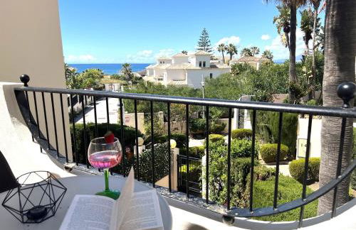 STYLISH TOWNHOUSE IN BEACHFRONT COMPLEX - Photo 1