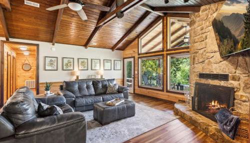 Sharp Hollow by Beyond Expectations w Hot Tub - Foto 4