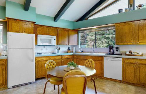 Viewcrest Retro Country Home - Photo 17