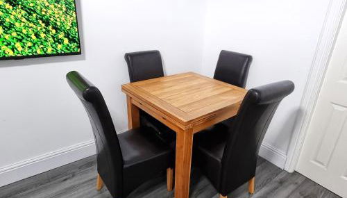 3 Bedroom Spacious Modern Comfortable Home in Rochdale, Work, Relax, Explore Manchester, Oldham, Bury - Foto 2