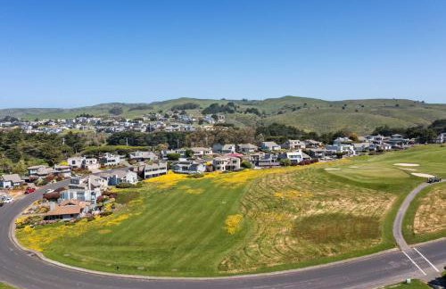 Breathtaking Views of the Pacific Ocean Rooftop Balcony Gourmet Kitchen and Hot Tub overlooking Golf Course - Foto 46