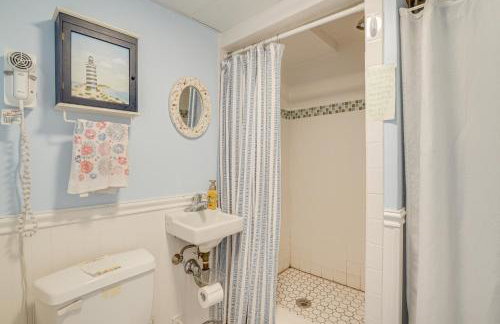 Rockport Cottage with Patio - Steps to Beach! - Foto 18