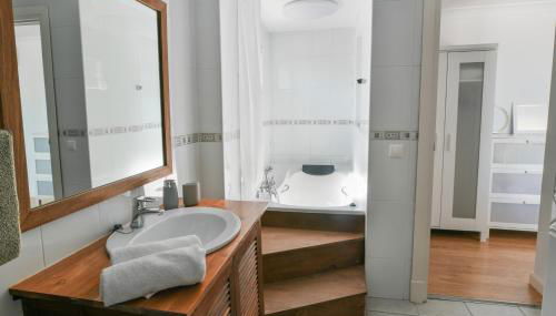 Heated pool and fantastic views BBQ Beach 5 mins - Photo 5