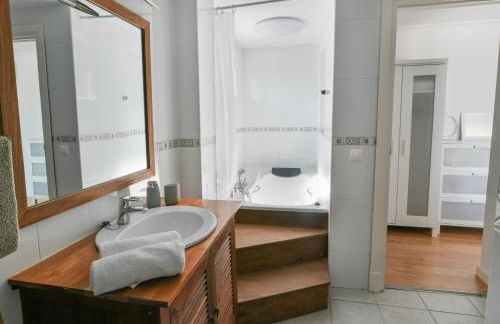 Heated pool and fantastic views BBQ Beach 5 mins - Photo 5