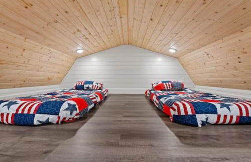 Cozy Family Luray Cabin w Fire Pit Grill WiFi & More - Photo 16