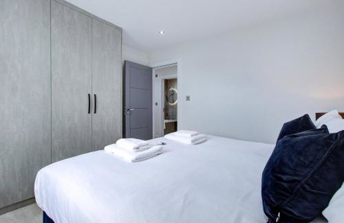 Hybrid Resi - Uxbridge, On-site car or van parking, near London Heathrow Airport - Photo 82