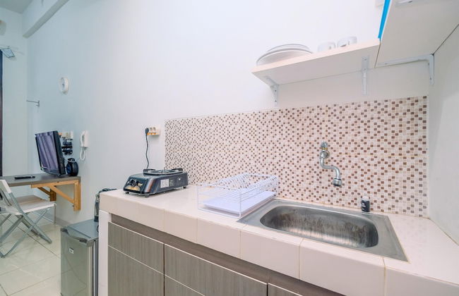 Comfortable and Minimalist Studio at Dave Apartment - Photo 6