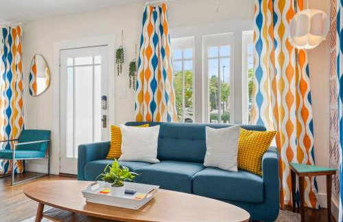 Bright and Quirky Hillcrest Craftsman - Photo 5