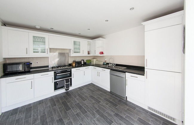 5 Bed Detached House - Sleeps 14 - Photo 29