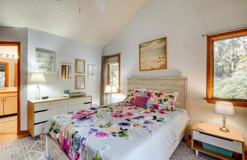 1 Mi to Beach Access Southern Shores Gem with Deck - Foto 15