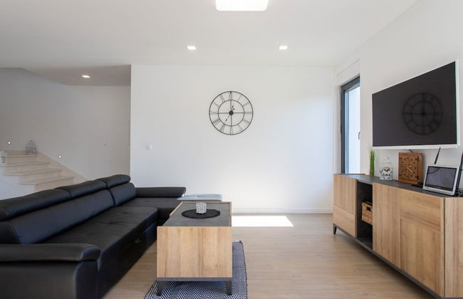 Dazzling Kaštel Novi Villa With Private Pool and Scenic Sea Views - Foto 18