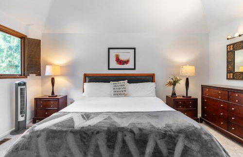 Spacious 3BR Redmond Home with Fireplace & BBQ - Foto 4