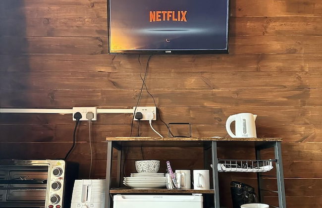 Woodland Camping pod With use of Campsite Bathroom - Photo 17