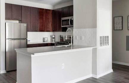 Landing Modern 2BD Pool Clubhouse - Foto 9