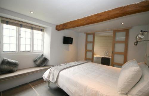 Putsborough Manor 3 Self Catering Cottages with Beach a short walk, dog friendly all year, On site Tennis, Play Area, Paddock, Spa baths, BBQ, Private Gardens, Superfast WIFI - Photo 38