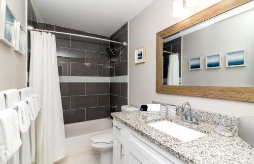 Sun Bay Getaway - Backyard Pool w Winter Rates - Foto 21