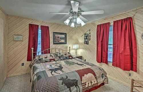 Secluded Edgemont Getaway with Huge Outdoor Deck! - Foto 17