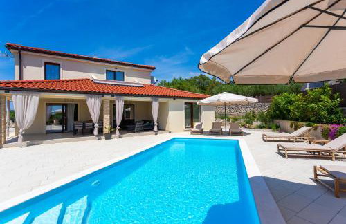 Villa Loni - Photo 1