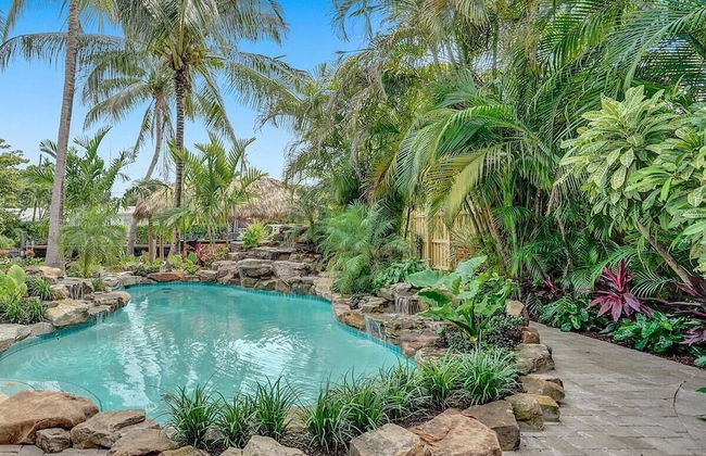 New Waterfront Oasis, Minutes to Beach, Eats, Shops - Foto 1