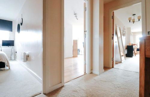 Bay View Apartment, by Solace Stays - Photo 14