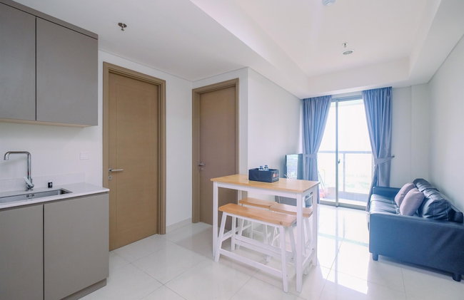 Comfortable And Minimalist 2Br At Gold Coast Apartment - Foto 21